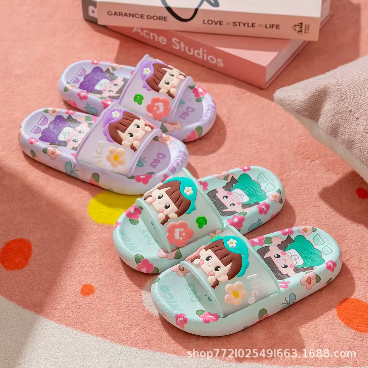 Детские тапочки, милые летние тапочки с героями мультфильмов для девочек, домашние домашние тапочки для ванной с мягкой нескользящей подошвой, детские семейные детские тапочки
