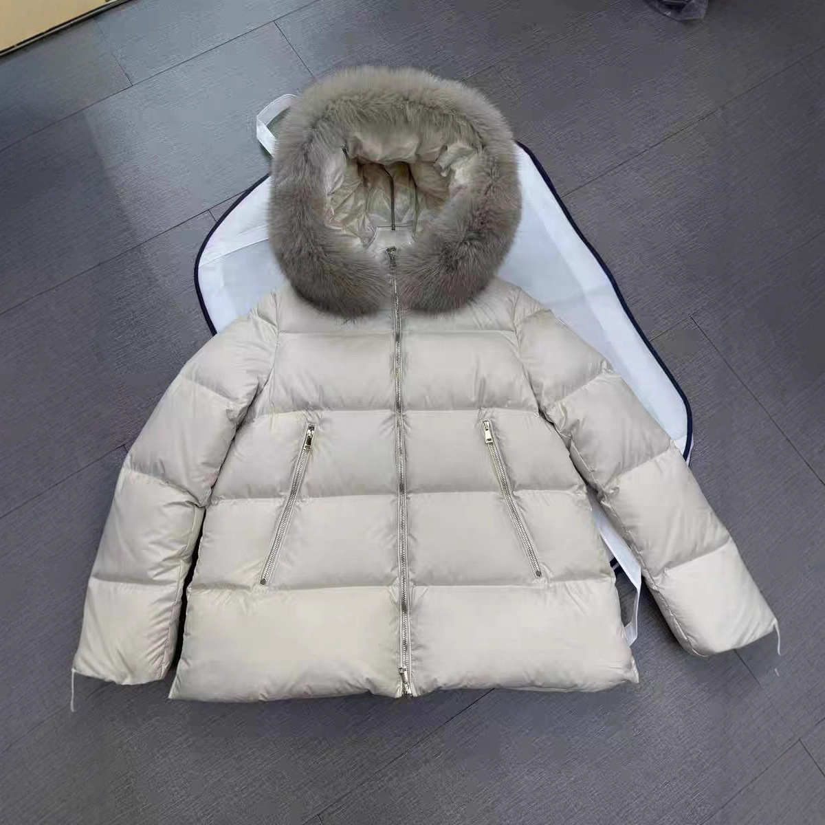 高版本蒙M家25秋冬新款女大毛领防寒羽绒服加厚保暖休闲洋气