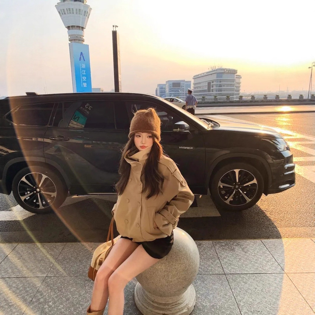 British Style Double-Breasted Stand-Up Collar Windbreaker Jacket for Women 2025 New Autumn Short Design Loose Long-Sleeved Top