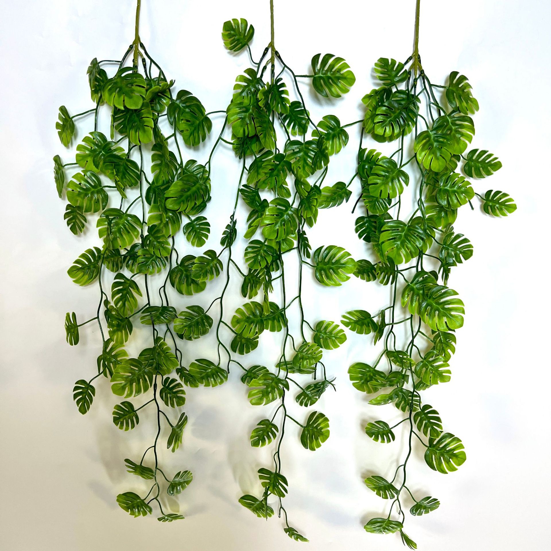 Artificial Plant Leaves, Monstera Vine Strips, Greenery for Background Walls, Home & Wedding Decorative Soft Furnishings—Fake Flowers for Wall Hanging