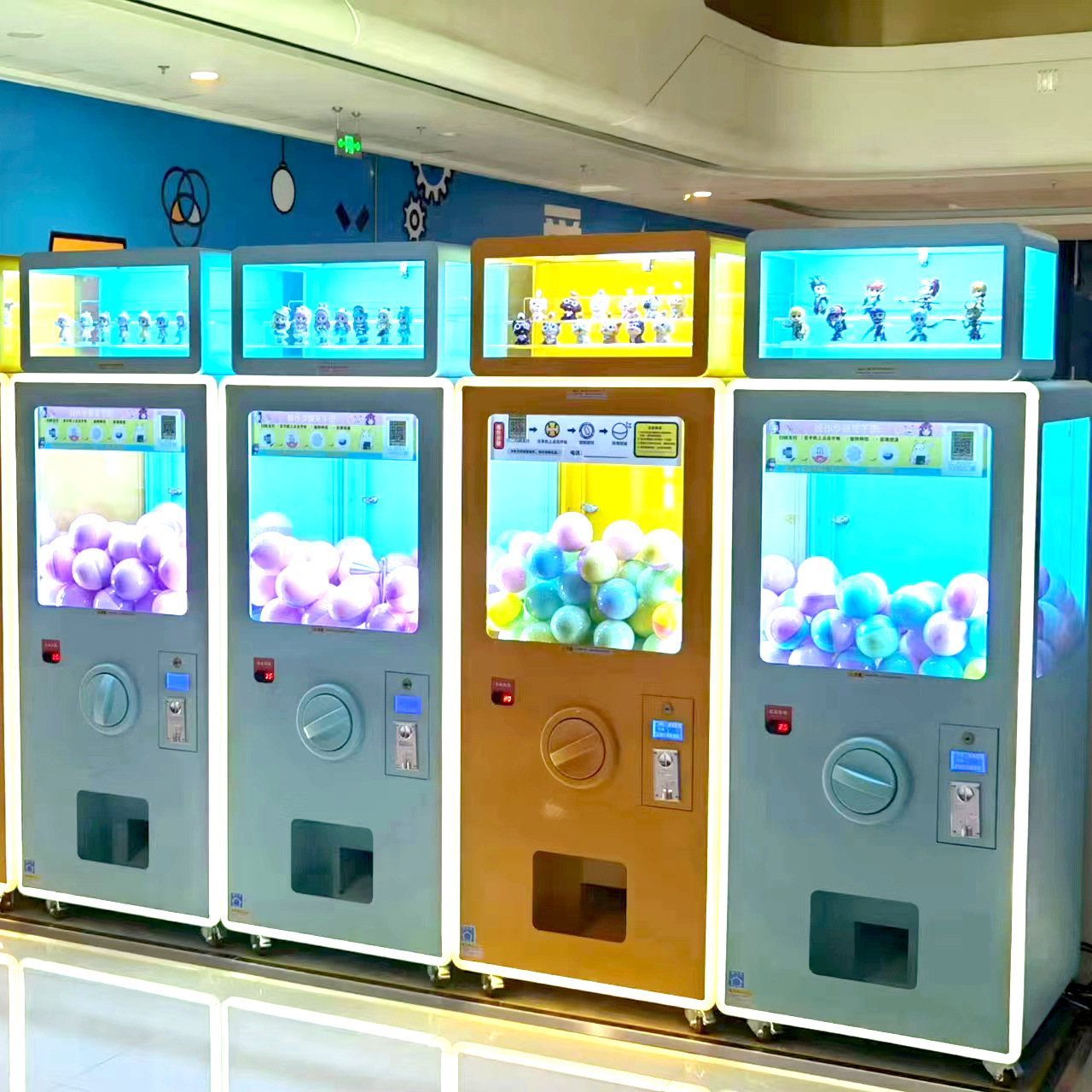 디스플레이 캐비닛 트위스트 (70*70*195cm)