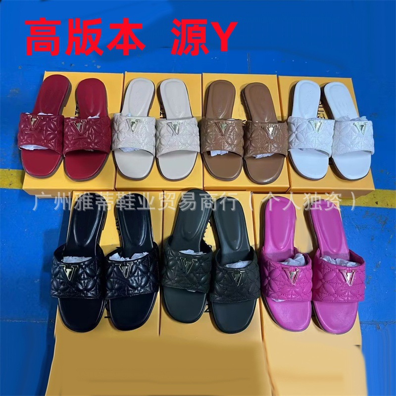 高版本L家一字拖鞋女外穿2025夏季新款大码平底鞋女金属字母软底