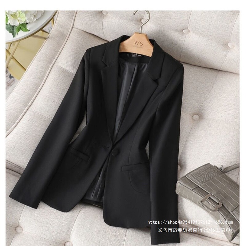 Slim-fit blazer 2026 new Korean summer-autumn version, fashionable and feminine short top, casual professional attire blazer Slim-fit blazer 2026 new Korean summer-autumn version, fashionable and feminine short top, casual professional attire blazer