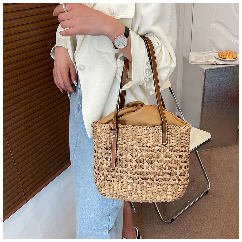 2022 Summer Women's Fashion Large Capacity One Shoulder Straw Tote Bag display picture 2