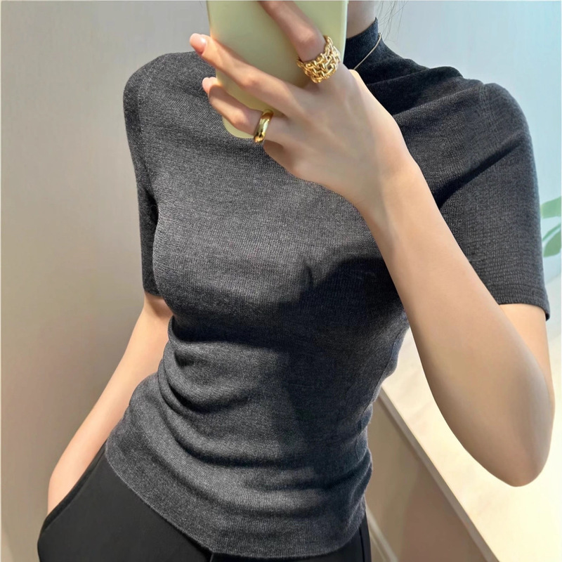 Early Autumn German Yangtze Island Seamless Wool Half Turtleneck Base Top with a High-End Feel and Mid-Sleeve Wool Sweater