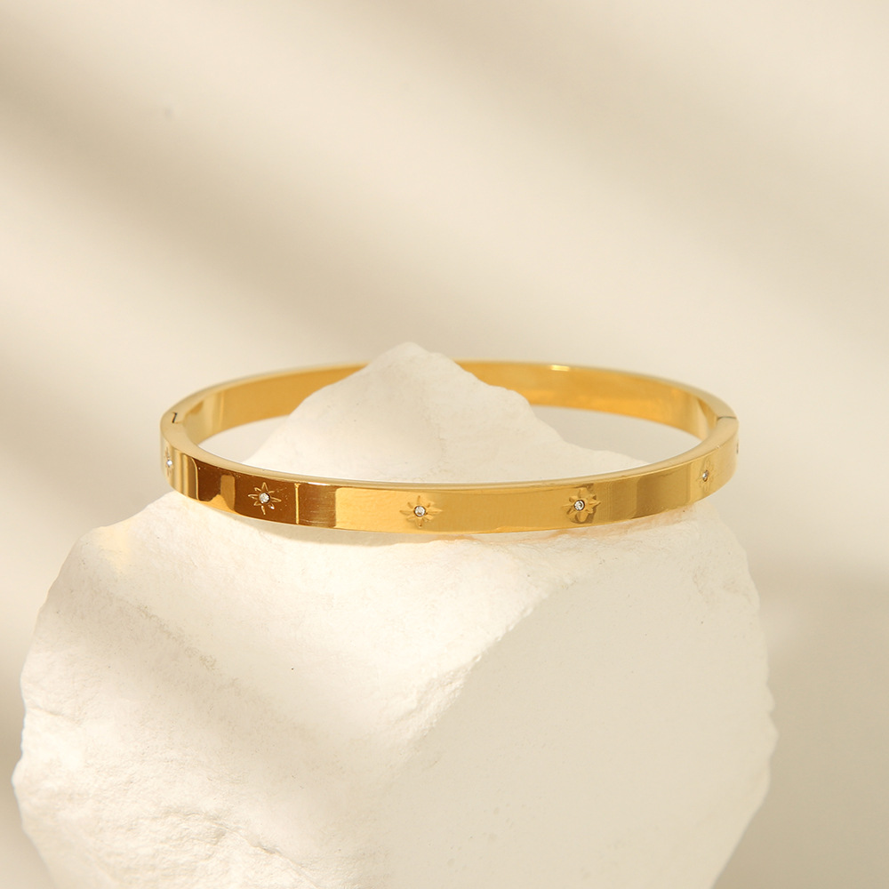 Venta caliente transfronteriza de 5mm pequeño de acero inoxidable ocho mang estrella 18K no se desvanece a prueba de agua pulsera de mujer joyería chapada en oro popular