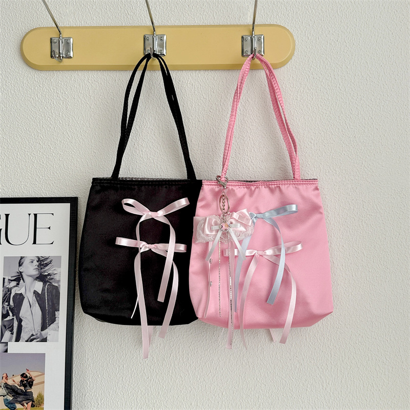 Women's Medium Cloth Solid Color Bow Knot Streetwear Square Buckle Tote Bag display picture 10