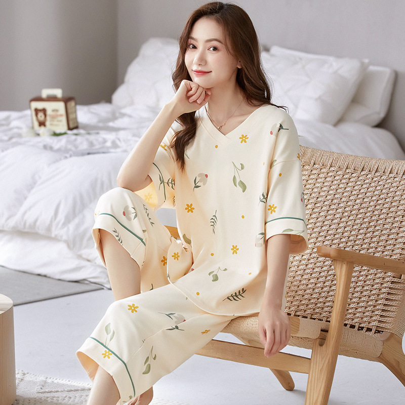 Spring and Summer Pajamas for Women, Cotton Short-Sleeved, Cute Korean-Style Home Clothes, Cartoon Three-Quarter Pants, Can Be Worn Outside as a Sports Suit