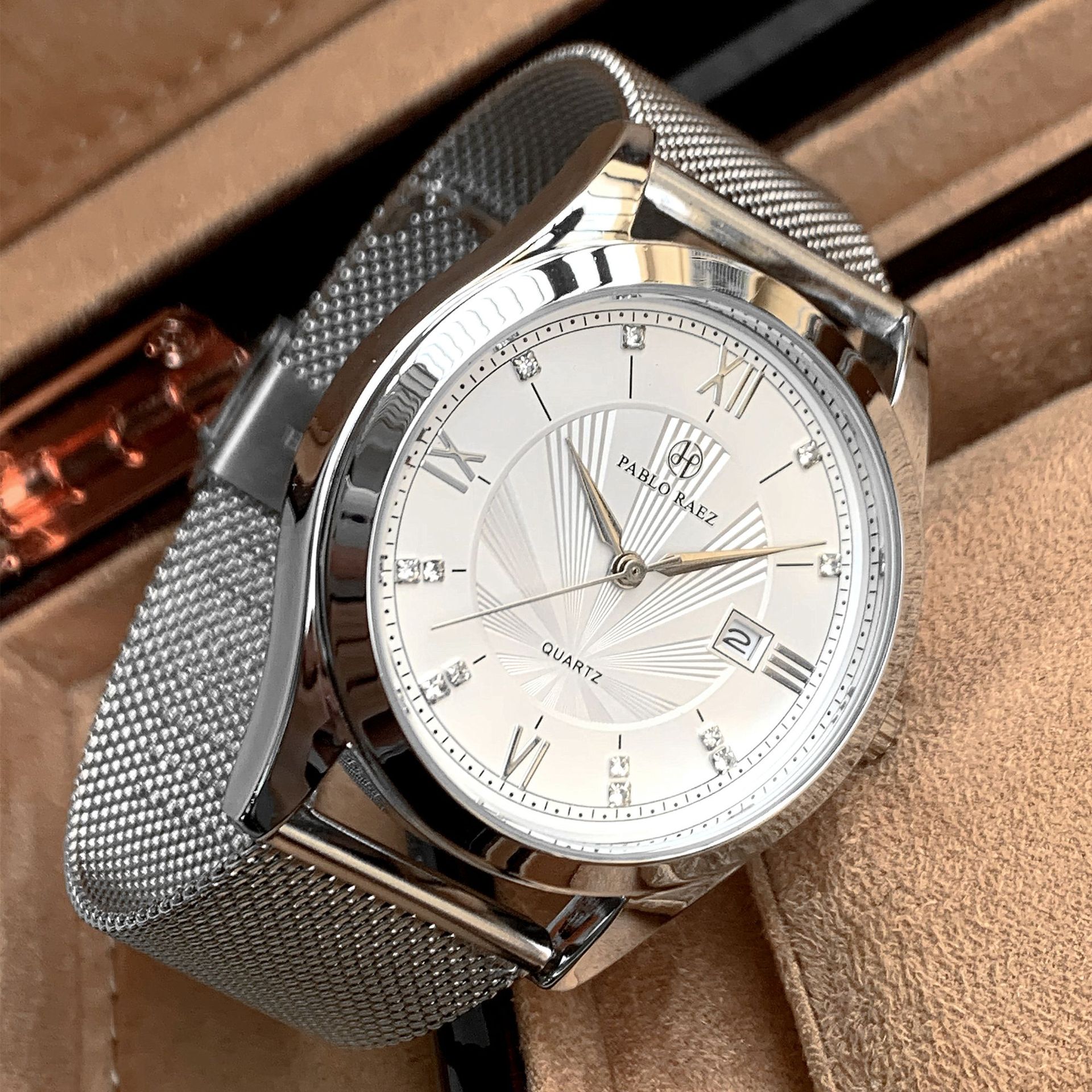 Douyin live broadcast popular men's high-quality stainless steel watches with good looks and cross-border e-commerce hosting and wholesale delivery_voghion.com