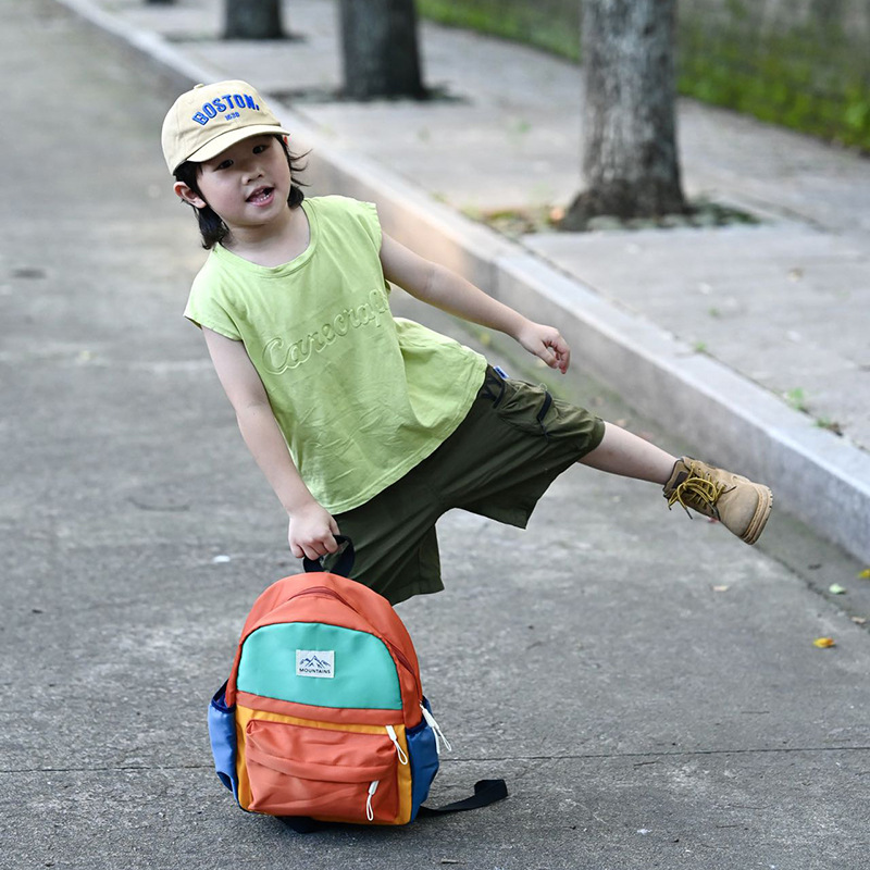 Mochila coreana de gran capacidad para estudiantes de primaria, mochila de estilo ligera, mochila deportiva de ocio para niños.