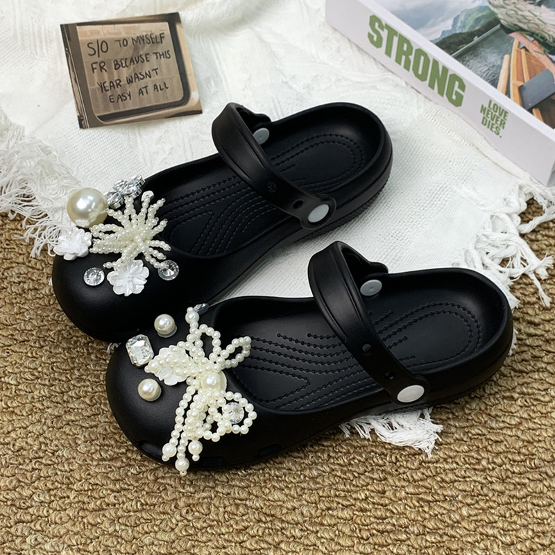 New pearl bow perforated shoes with soft soles, non-slip ballet sandals, versatile and stylish, suitable for outdoor wear, closed-toe sandals