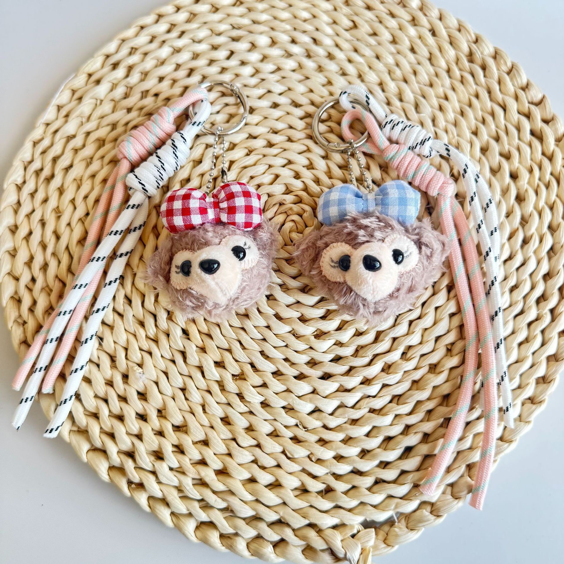 Adorable muñeca de peluche colgante llavero de dibujos animados Bell tejido colgante de cuerda decoración arco colgante de bolsas