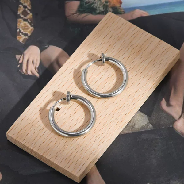 Korean Style Men's Stainless Steel Hoop Simple Earrings Without Pierced Ears, Personalized and Versatile, Fashionable Spring Ear Clip and Ear Wire Hoop