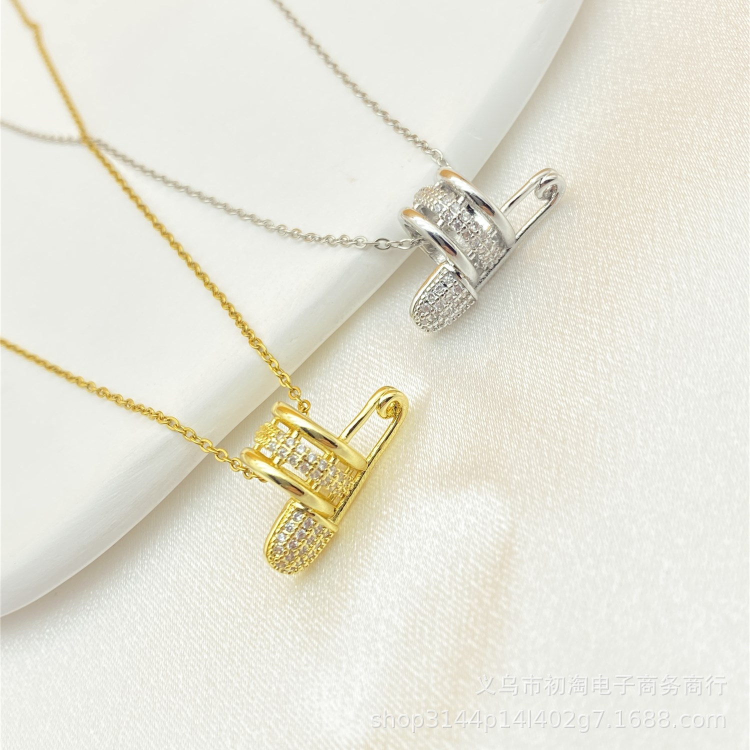 Fashionable pin