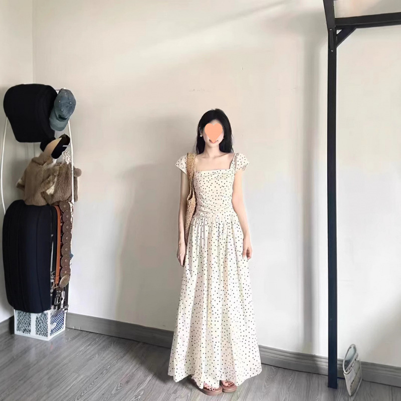 小飞袖方领波点吊带连衣裙子女夏季2025新款法式小众收腰气质长裙|undefined