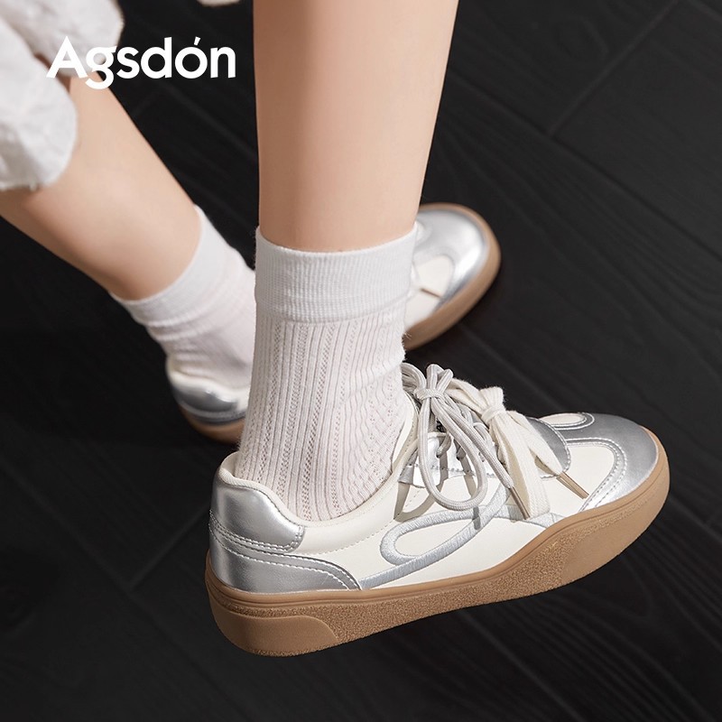 Zapatos de entrenamiento alemán rojos de la antigua mujer 2026 nuevo ballet de primavera con suela gruesa retro bordado zapatos de skate casuales