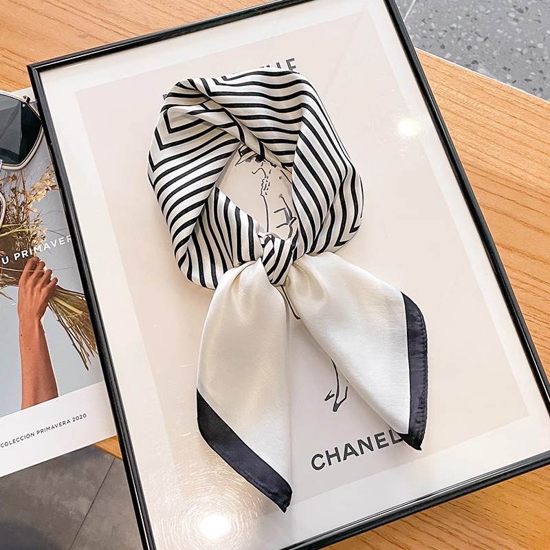 Pañuelo cuadrado pequeño de camelia de estilo chino, bufanda de seda, sentido de alta calidad para mujer, protección para el cuello de primavera y verano, bufanda delgada para el cuello, bufanda para mamá