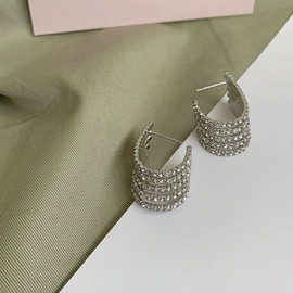 耳环;耳钉;耳坠