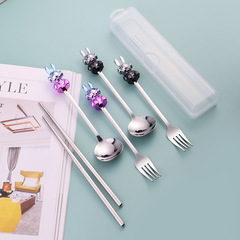 Q小熊勺筷套裝便攜 學生吃飯勺大圓勺卡通炫彩公仔太空兔勺叉盒