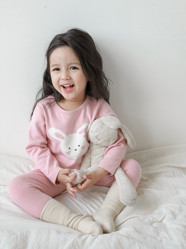 Conjunto de pijama de dos piezas de Qiuduo para niñas, diseño de animales pequeños, estilo informal, primavera y otoño 2025, nuevo conjunto de pijama infantil de dibujos animados.