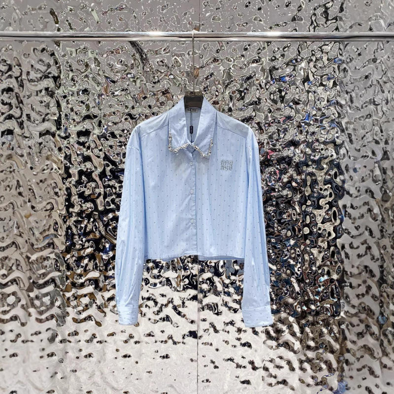 25春の新作学院風減齢重工の襟を手にして、短いシャツの女性の金を入れます。|undefined