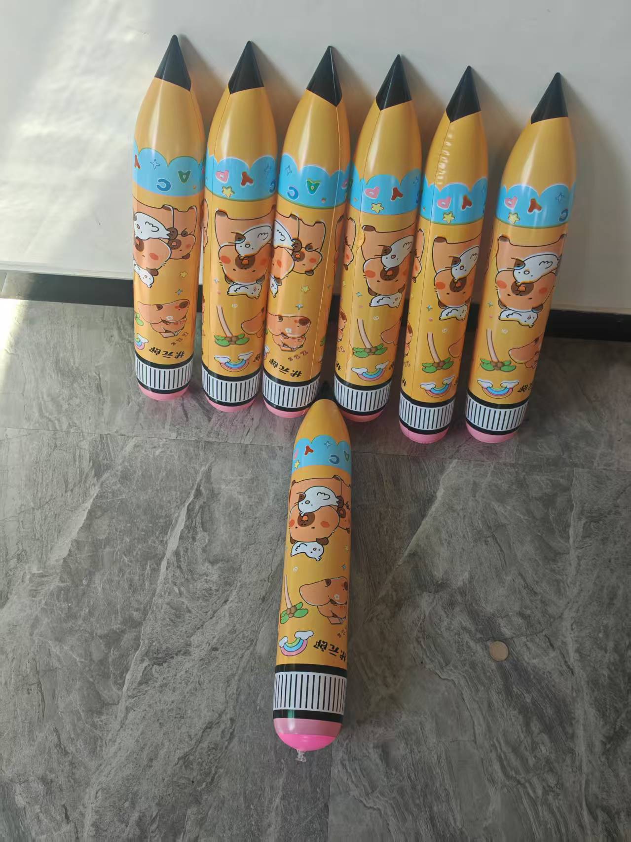 Nuevos productos transfronterizos juguetes inflables de PVC productos de fiesta de verano de crayón gigante para colgar en el aula juguetes de lápiz decorativos