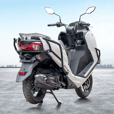 Yamaha Xingying 125 Bumper Anti-Fall: Motorcycle bumper
