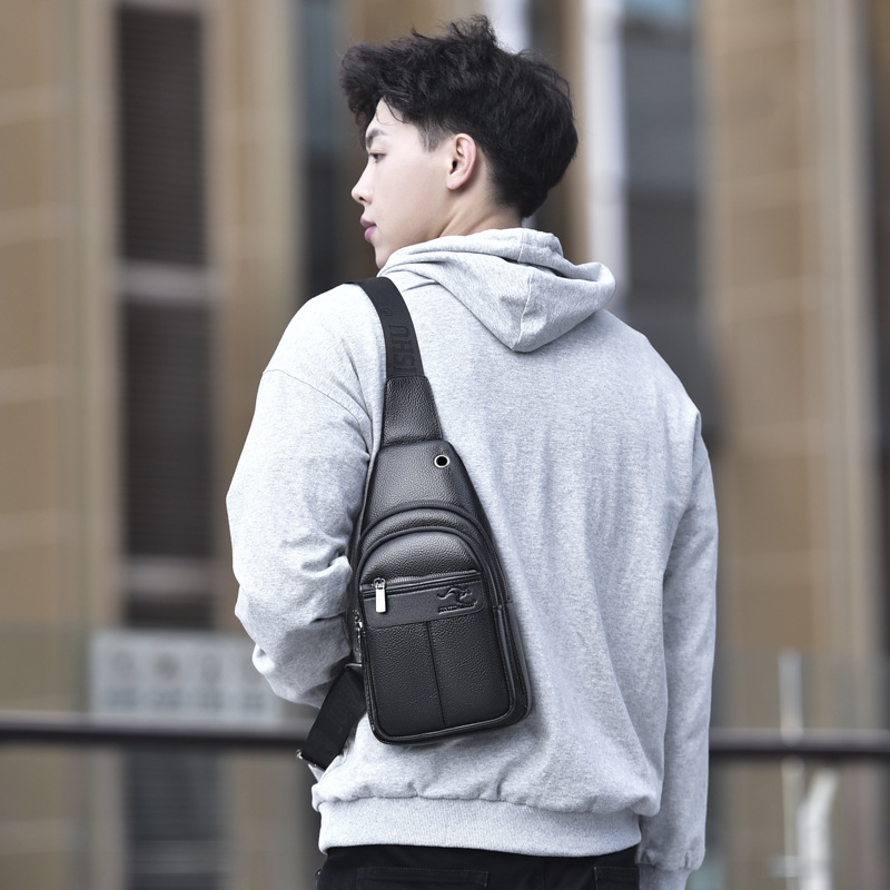 2022 nuevo bolso de pecho de los hombres Bolso de hombro de los hombres de gran capacidad Multi-compartimiento de cuero suave bolso casual crossbody de una pieza de entrega