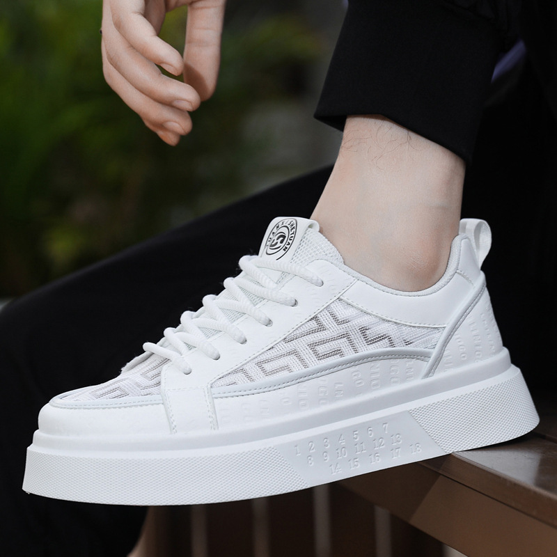 Zapatos de hombre transfronterizos 2025 verano nuevos zapatos deportivos casuales zapatos de plataforma aumentados versión coreana de los zapatos blancos de moda al por mayor