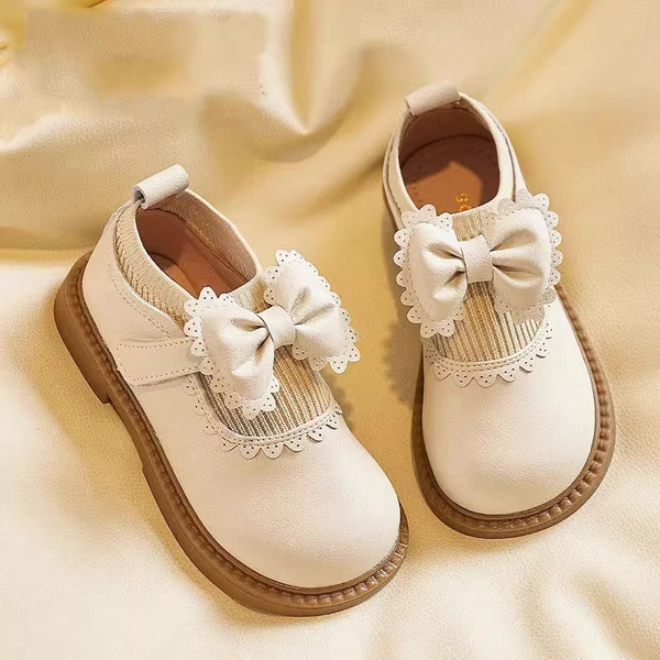 Black fashionable shoes English style for students made of soft…