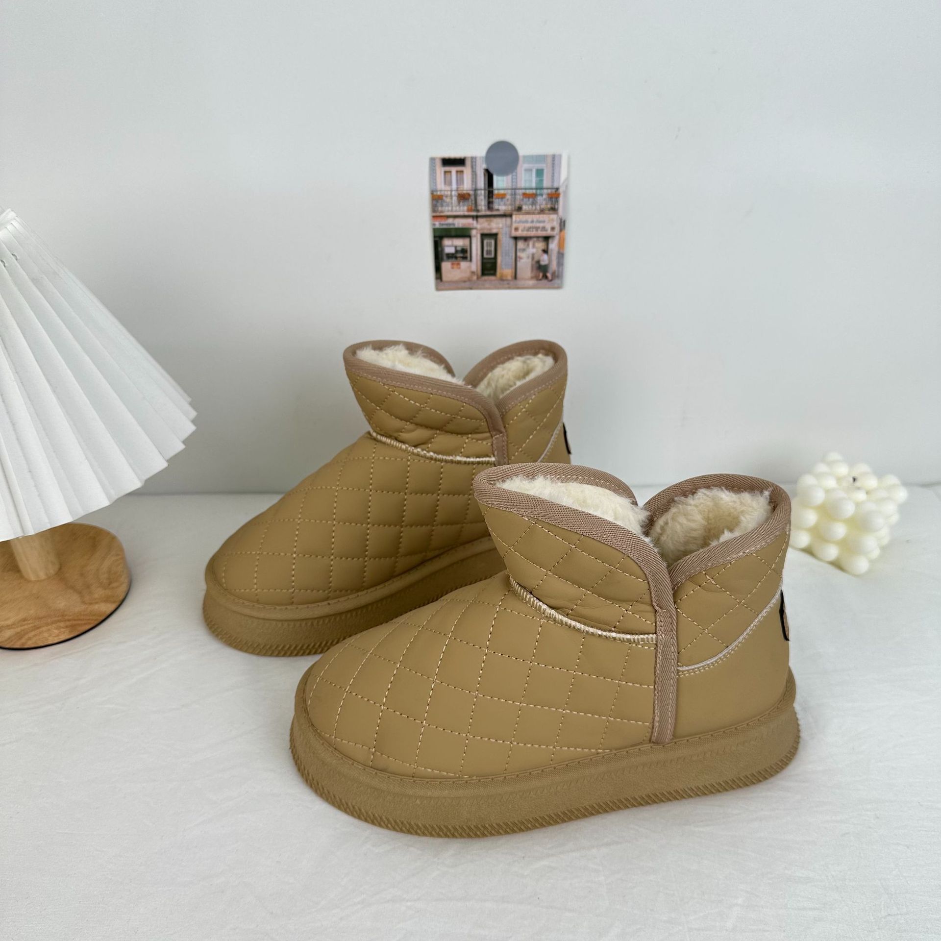 Zapatos de nieve de lana gruesa de onda lejana para mujer 2025 estudiantes de invierno nuevas botas cortas cálidas de todo fósforo más zapatos de mujer coreanos de terciopelo