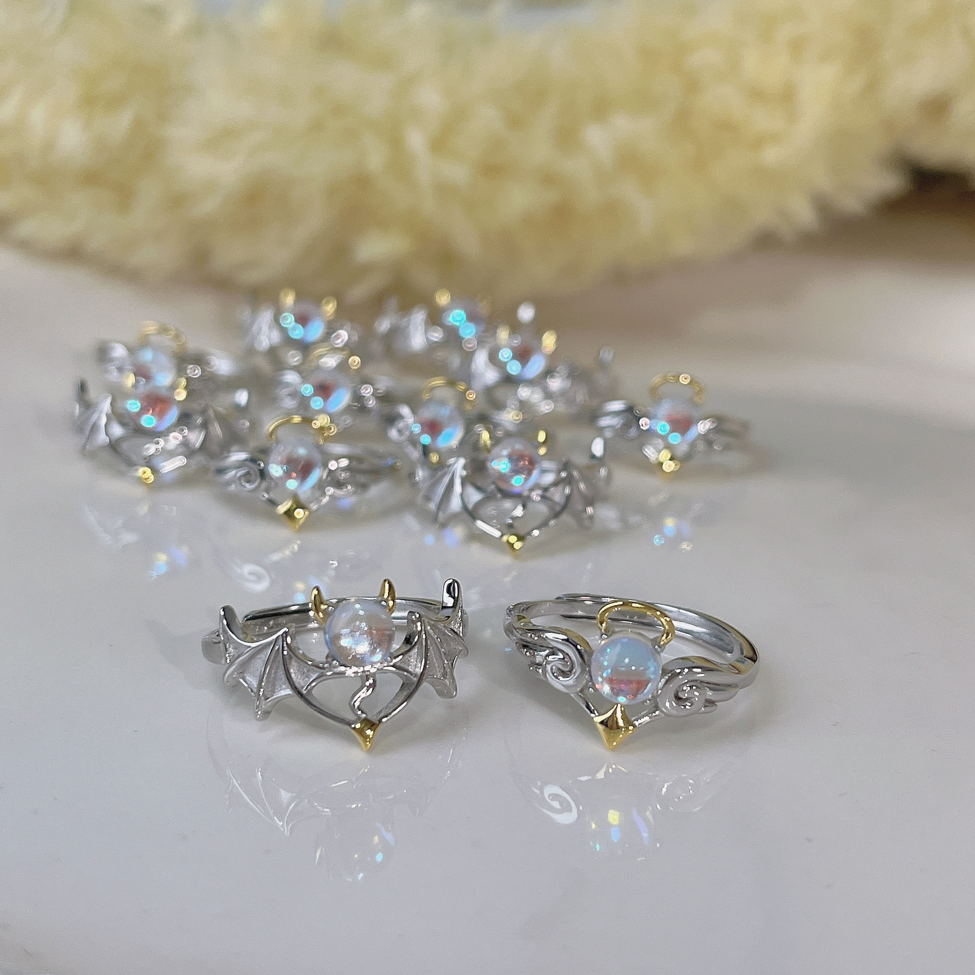 Adjustable fashionable small design ring