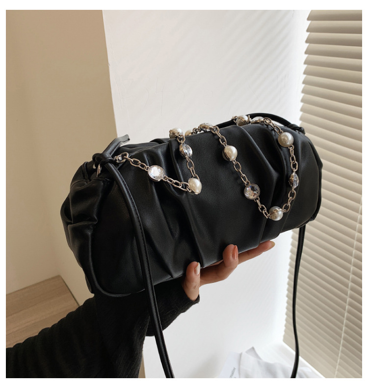 Wholesale Soft Pu Fold Pearl Chain Single Shoulder Handbag Nihaojewelry display picture 20