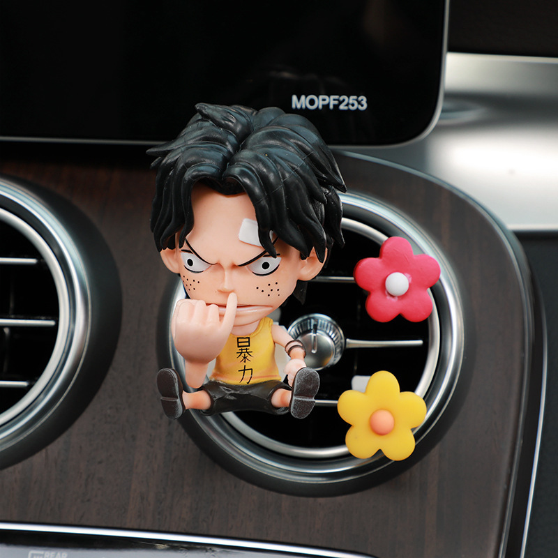 One Piece Hand Car Outlet Clip de perfume Luffy Accesorios creativos para automóviles Decoración de automóviles Adornos para hombres y mujeres