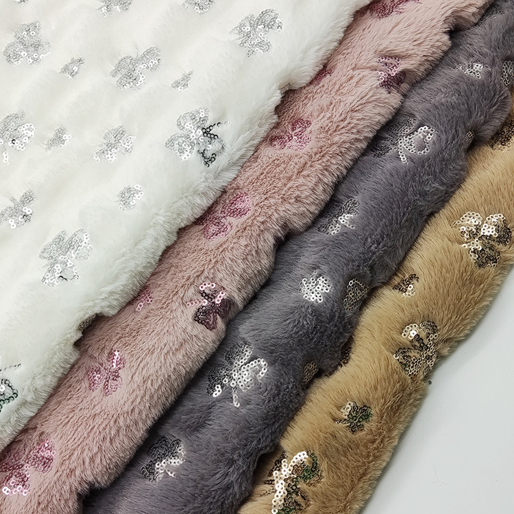 PV绒兔毛绣花亮片绣银杏叶抱枕童装玩具面料毛绒布丽丝绒创意