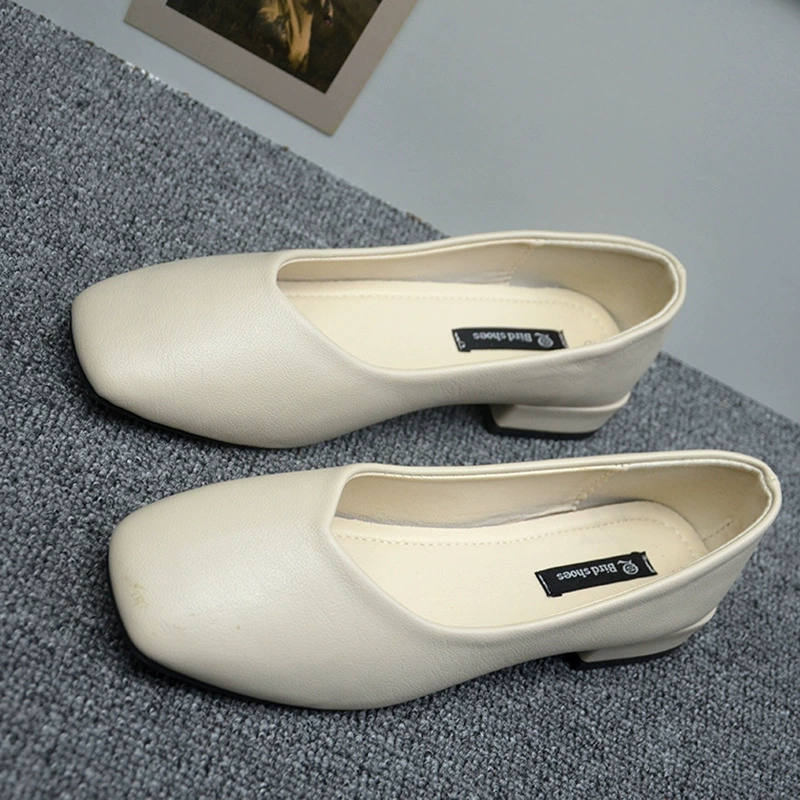 2023 Новая женская обувь Корейская версия женской обуви с квадратной головкой и низким ртом, удобная рабочая обувь на низком каблуке и толстом каблуке Four Seasons, оптовая продажа