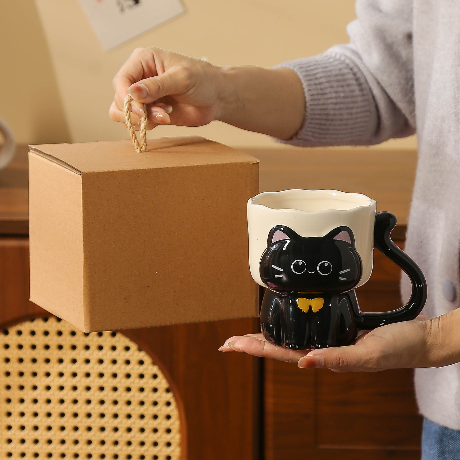 Taza Mug de Cerámica con Relieve de Gato Pintado Bajo Esmalte Resistente a Altas Temperaturas para el Hogar