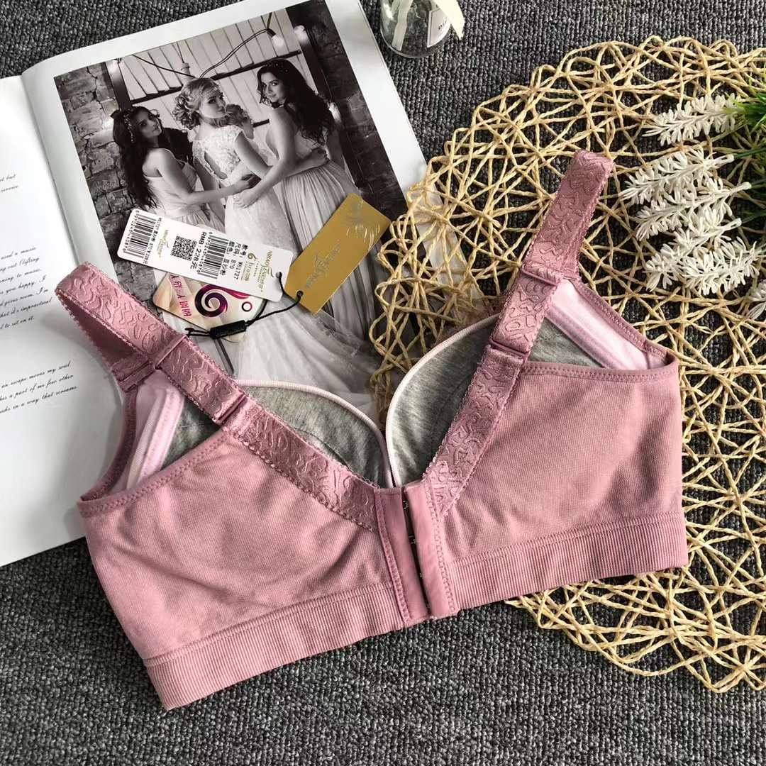 Nueva colección de cuatro pechos ajustable push-up pecho cómodo sin costuras inalámbrico superior delgada inferior ropa interior gruesa sujetador de las mujeres