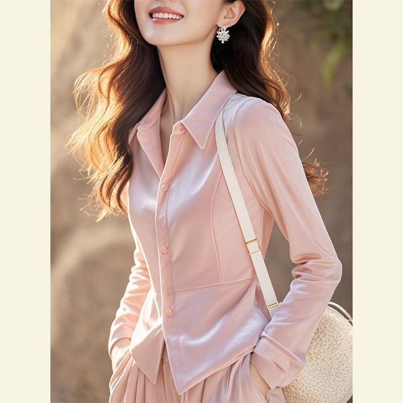 Super Nice-Looking and Chic Pink Velvet Shirt, Autumn and Winter Beautiful Temperament Top for Women to Wear as Outerwear