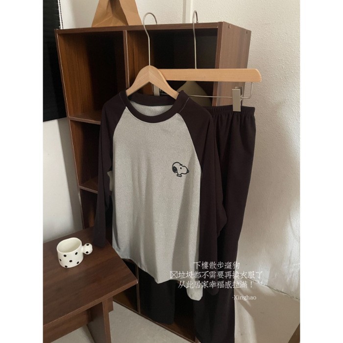 Transmisión en vivo de invierno transfronterizo cálido más pijamas engrosados de terciopelo mujeres lindo rebeca de solapa de ins servicio a domicilio de una pieza