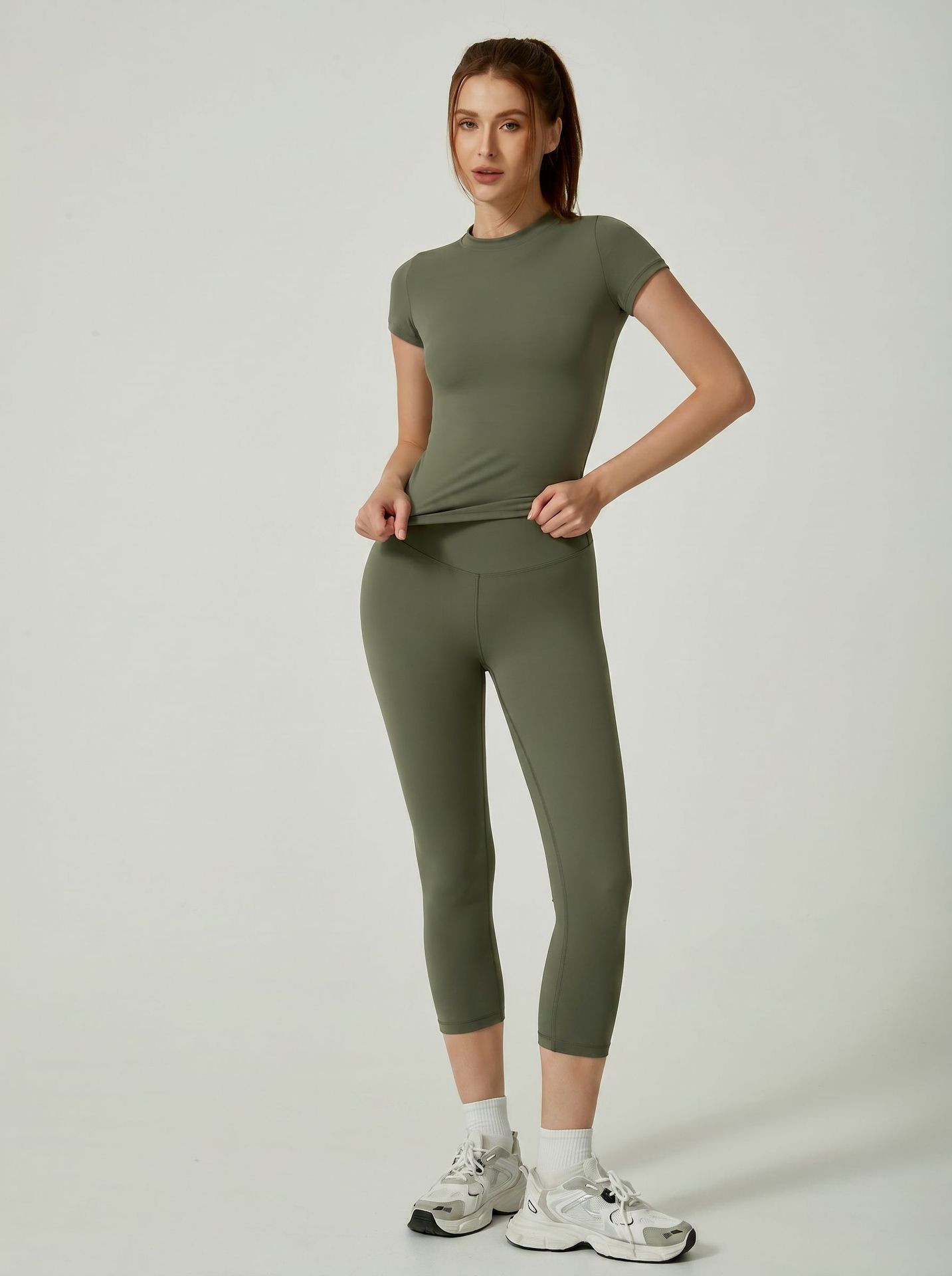Deportes al aire libre transfronterizos pantalones de manga corta y pantalones largos de siete puntos, pantalones de velocidad seca, cintura alta y caderas levantadas, juegos deportivos para mujeres de verano ropa de yoga de fitness