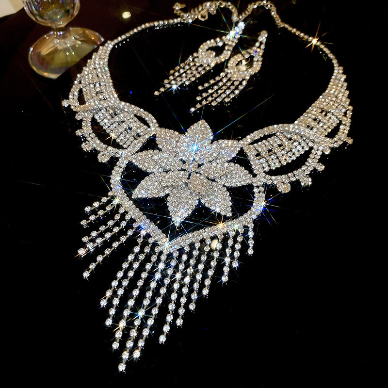 Medieval vintage diamantes goteo pendientes collar ligero lujo nicho cerradura estilo palacio conjunto de joyas exquisitas