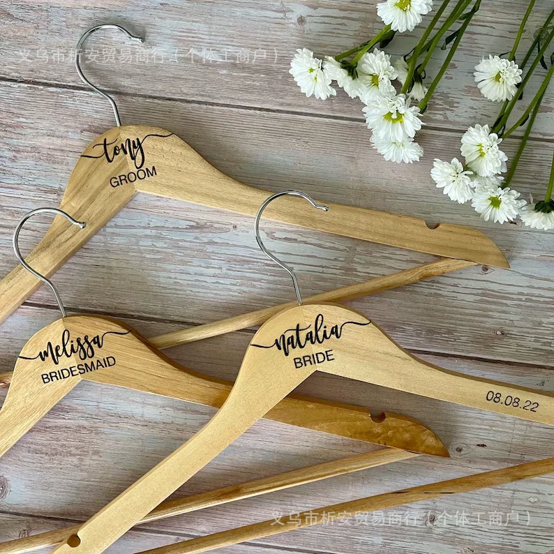Etsy кросс-бордер персонализированная вырезанная solid wood несоскользящая широкие плечи одежда магазин одежная стойка клипсы для штанов вешалка