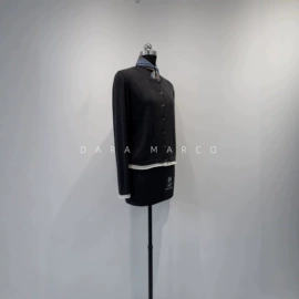 女式毛呢外套;休闲裤;女式衬衫