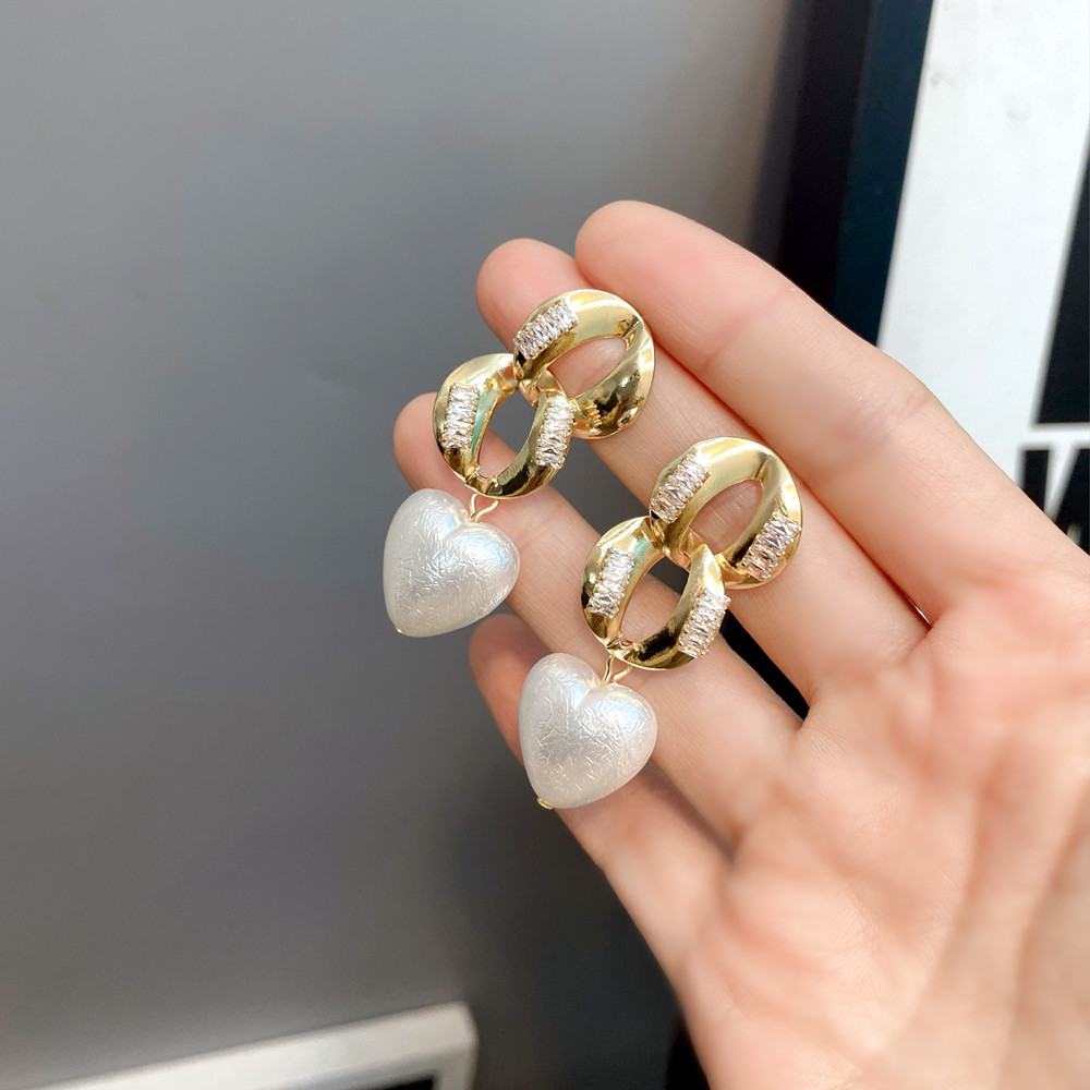 Korean Diamond Zircon Pearl Earrings display picture 5