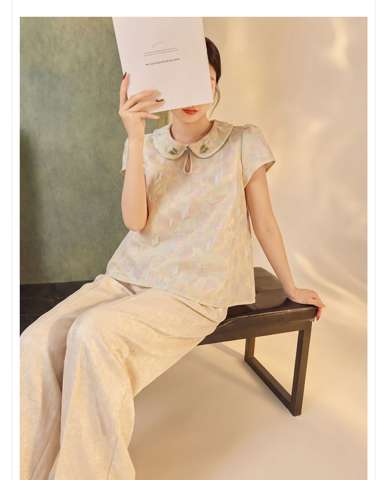 Áo cổ búp bê tay ngắn, cổ ngọc trai thanh lịch — áo chi tiết 5
