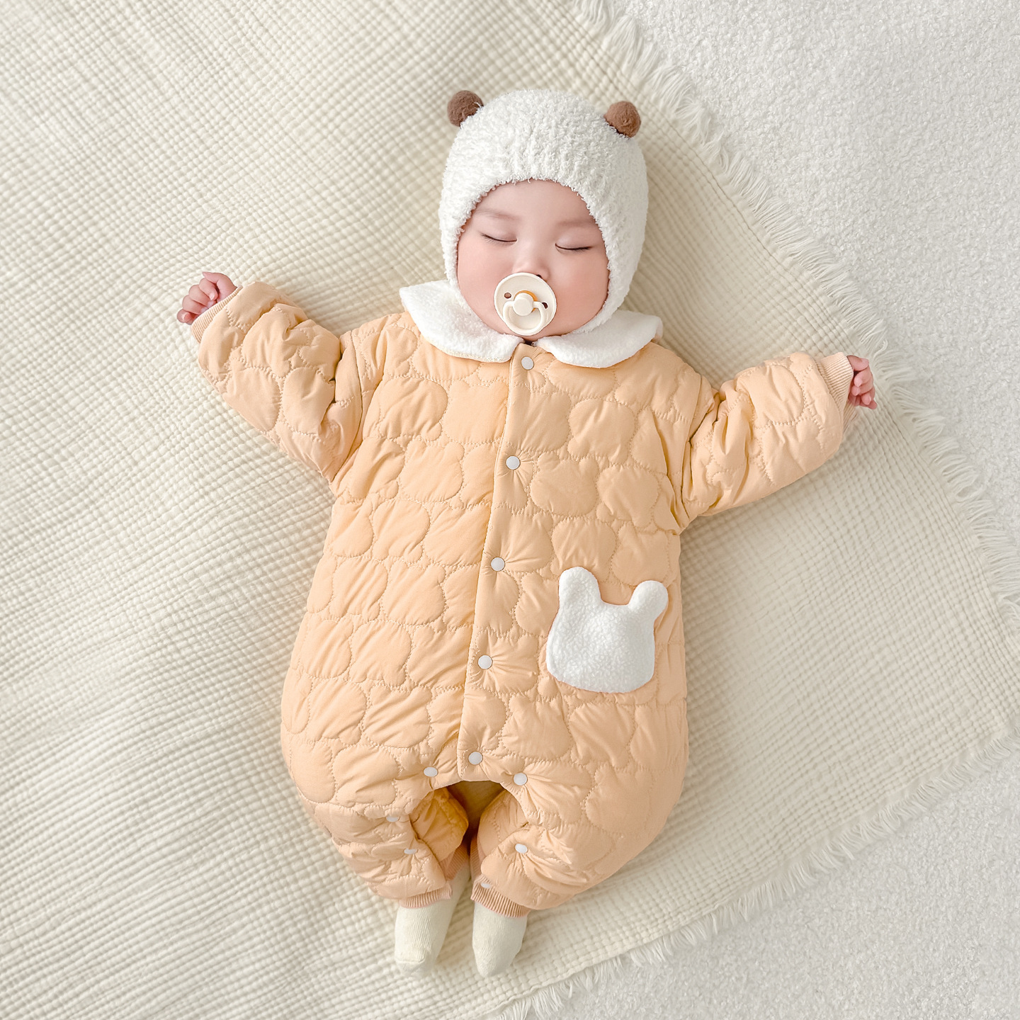 Uniforme de bebé primavera, otoño, invierno, ropa de invierno para niños pequeños, algodón de polietileno, ropa de invierno para niños y niñas.