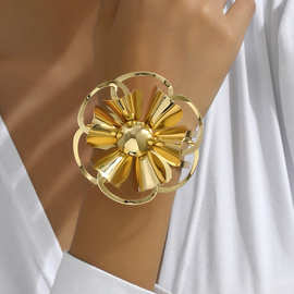 欧美跨境法式复古优雅古典复古风时尚花朵开口手镯高级轻奢金黄色