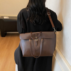 热销大容量女士褶皱手抓纹小挎包复古百搭磁扣斜挎包通勤单肩包