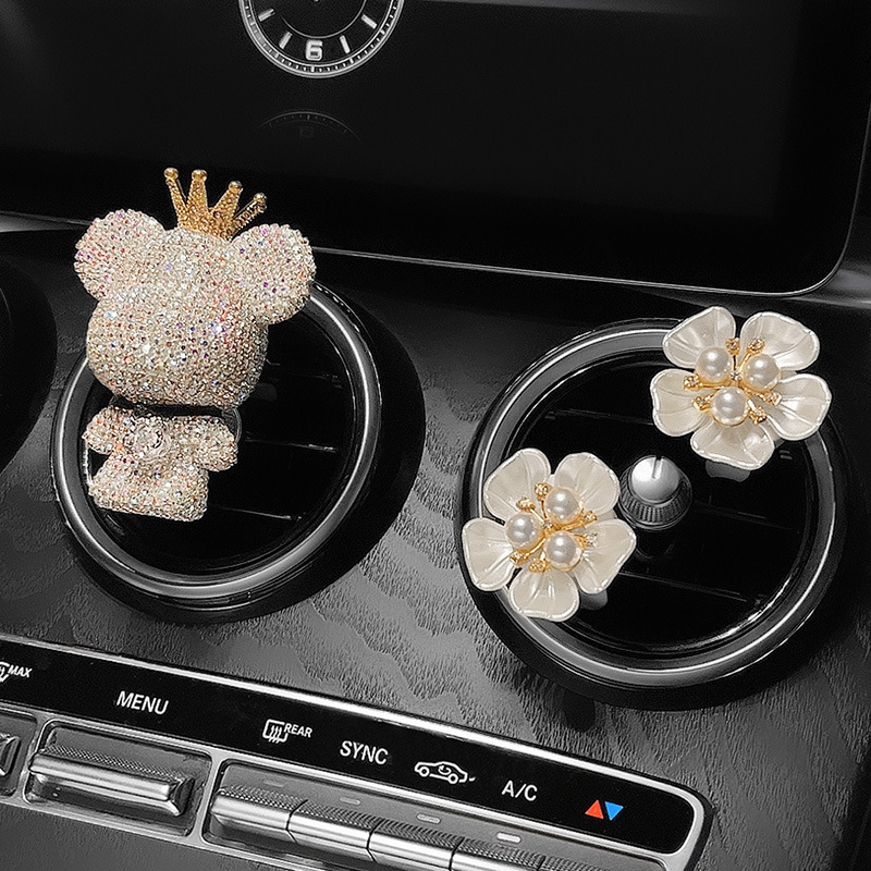 Salida de aire de perfume de automóvil, decoración de automóvil, lindo adorno de oso con diamantes, aromaterapia de aire acondicionado de automóvil femenino, fragancia ligera duradera